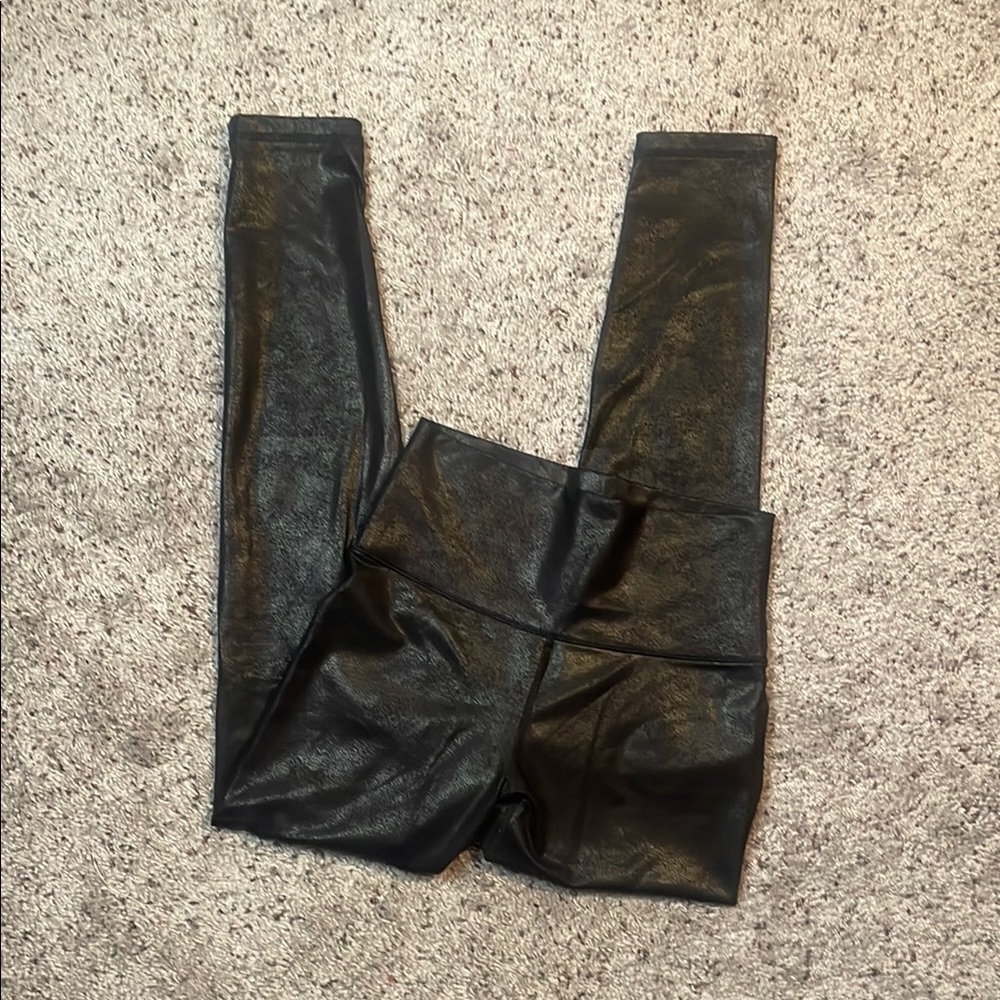 Offline By Aerie High Rise‎ Black Faux Leather Legging Size Medium